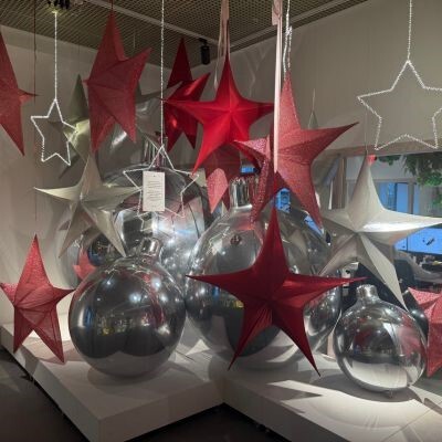 zilveren kerstballen canva 400x400