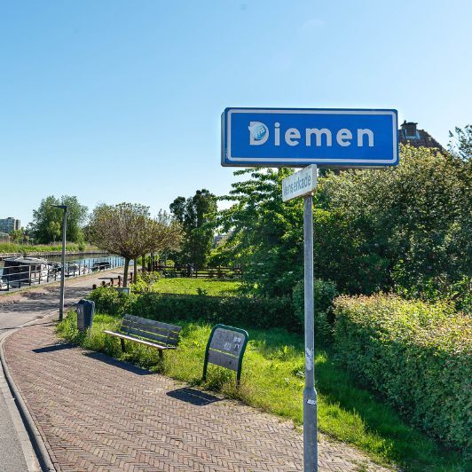 Diemen entree zomers