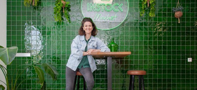Instock (686 x 315 px) 